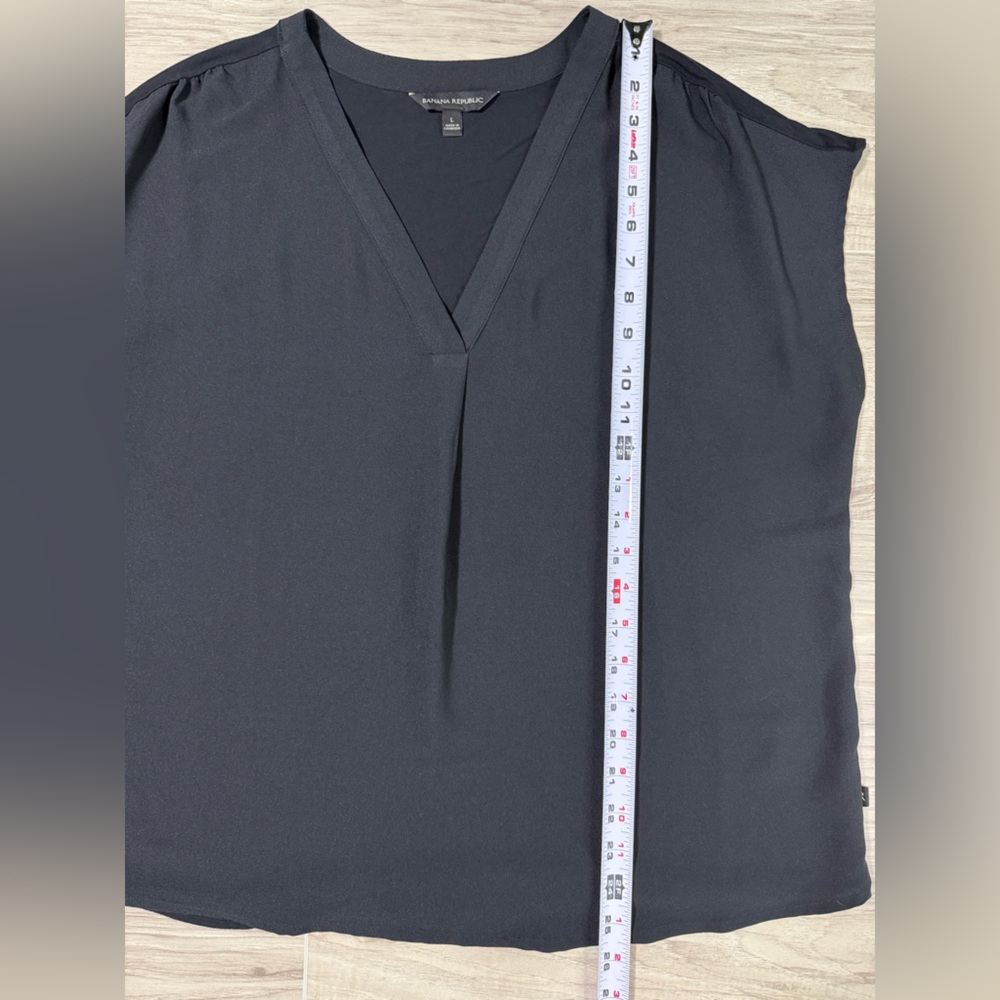 Banana Republic Black V-Neck Blouse - Picture 8 of 9